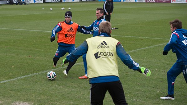 两队最近一 两队最近一